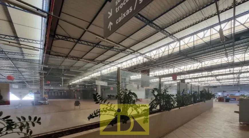 BARRACÃO COMERCIAL AV. TIRADENTES