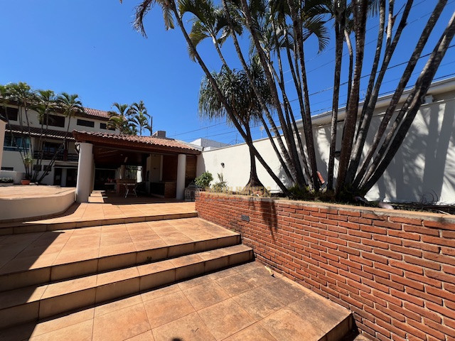 Casa comercial  - Lago Parque