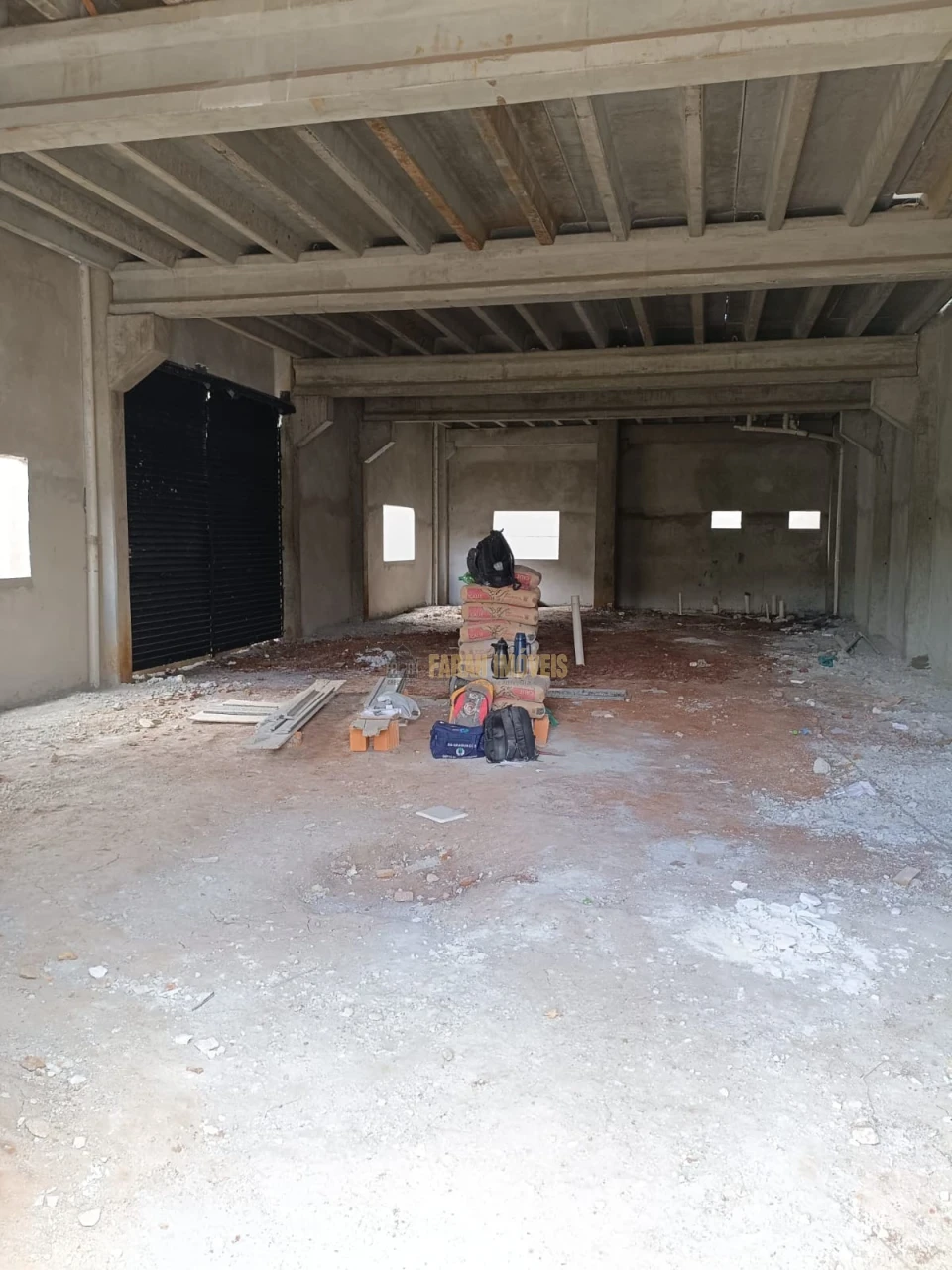 Imagens do imóveis Barracão Comercial - 02 andares
