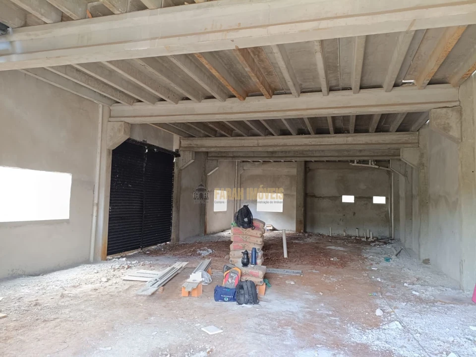 Imagens do imóveis Barracão Comercial - 02 andares