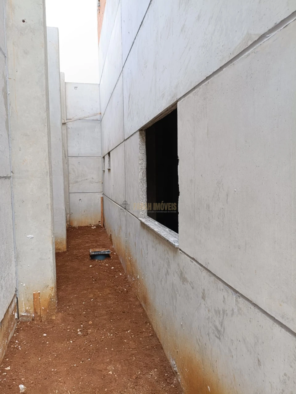Imagens do imóveis Barracão Comercial - 02 andares