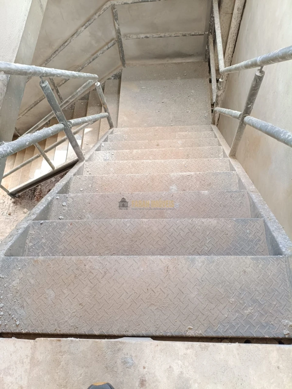 Imagens do imóveis Barracão Comercial - 02 andares