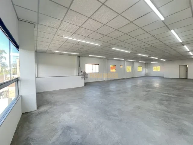 Barracão Comercial - 02 andares