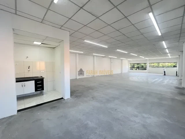 Barracão Comercial - 02 andares