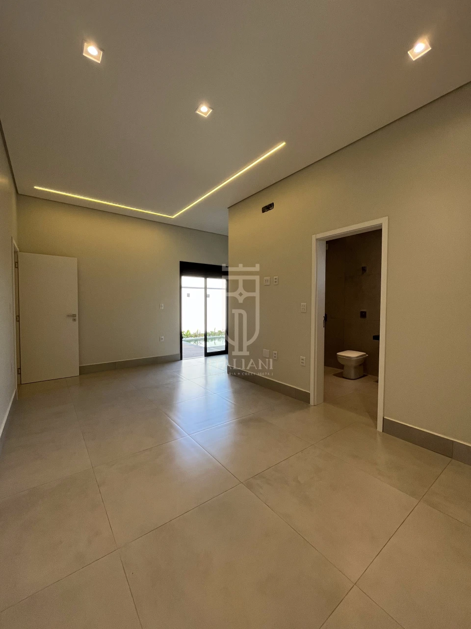 Imagens do imóveis Casa Térrea Com Pé Direito Alto E Piscina Alto Padrão