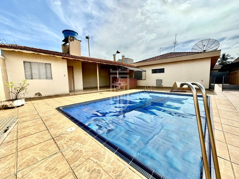 Imagens do imóveis Casa terrea com 3 três suítes piscina e área de lazer à venda, bairro Saúde, próximo ao fórum Mogi Mirim, SP