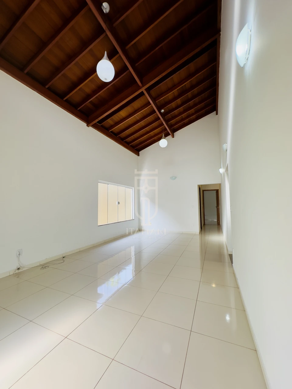 Imagens do imóveis Cassa Térrea espaçosa com 3 quartos sendo 1 suíte e área de lazer.