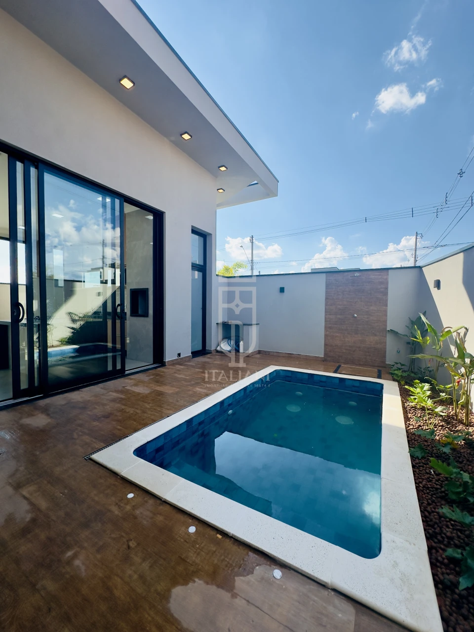 Imagens do imóveis Casa com Piscina e 3 quartos muito espaçosa no Condomínio Residencial Reserva da Mata em Mogi Mirim SP