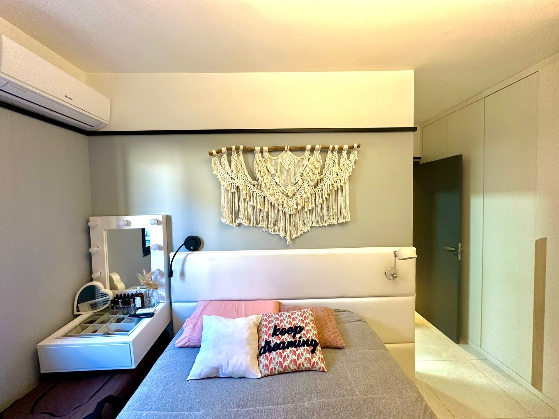 Imagens do imóveis Casa Térrea com Área Gourmet Próxima ao Shopping no Condomínio Residencial Villagio Santa Cruz em Mogi Mirim, SP