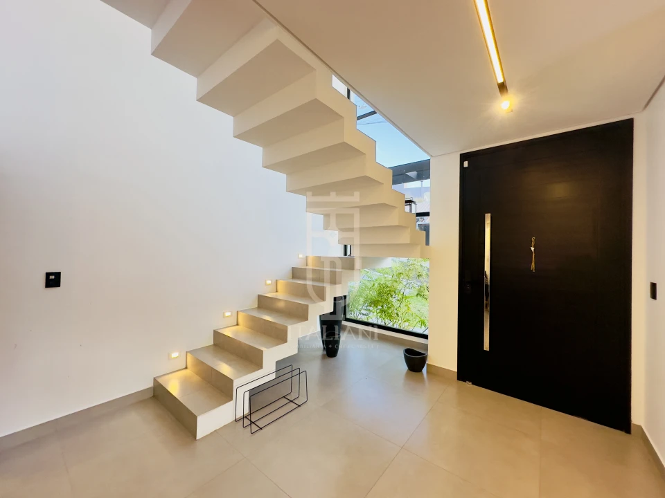 Imagens do imóveis Casa De Alto Padrão Com 4 Suítes E Piscina Em Condomínio