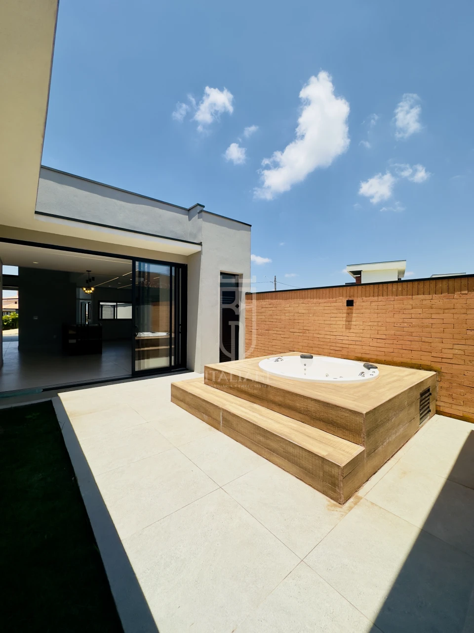 Imagens do imóveis Casa De Alto Padrão E 3 Suítes Em Condomínio Mogi Mirim no Jardim da Colina