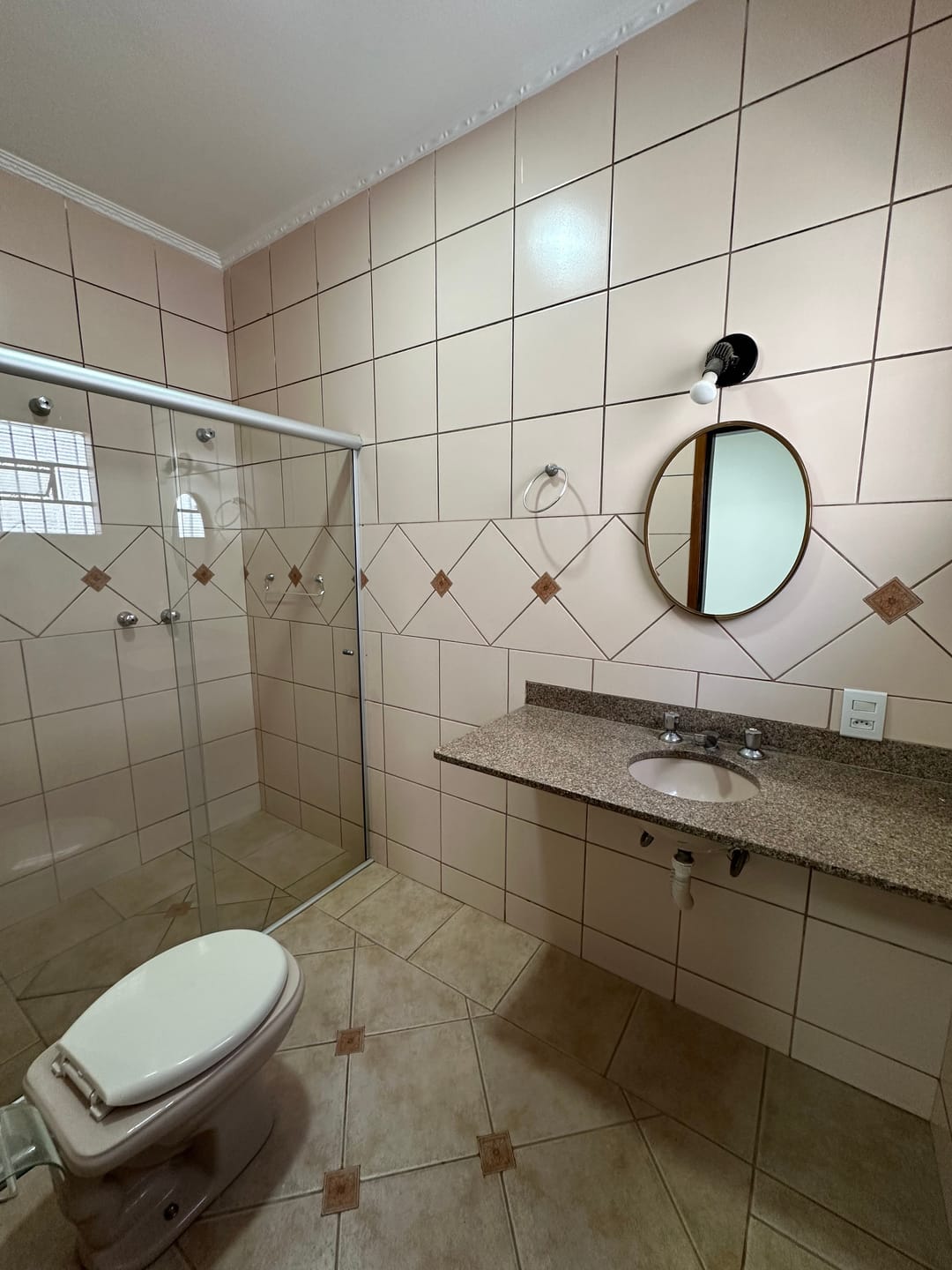 Imagens do imóveis Casa Térrea Com Três Quartos sendo Duas Suítes Jardim Longato Mogi Mirim SP