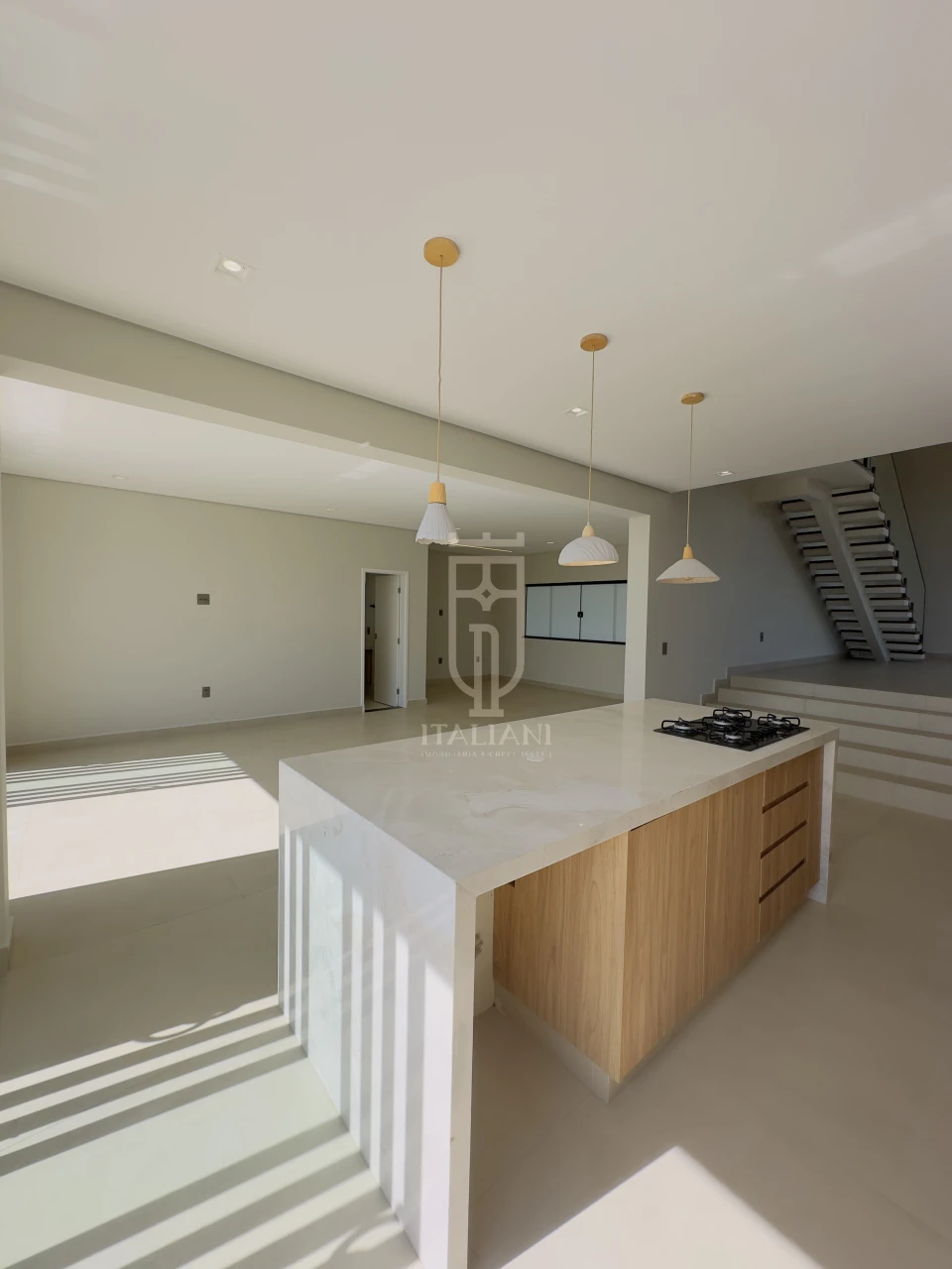 Imagens do imóveis Casa Com 3 Suítes E Area De Lazer Com Piscina No Morro Vermelho 2
