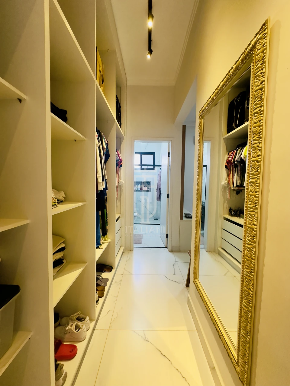 Imagens do imóveis Casa com Spa e 3 Quartos e 1 suíte com closet no Condomínio Residencial Reserva da Mata