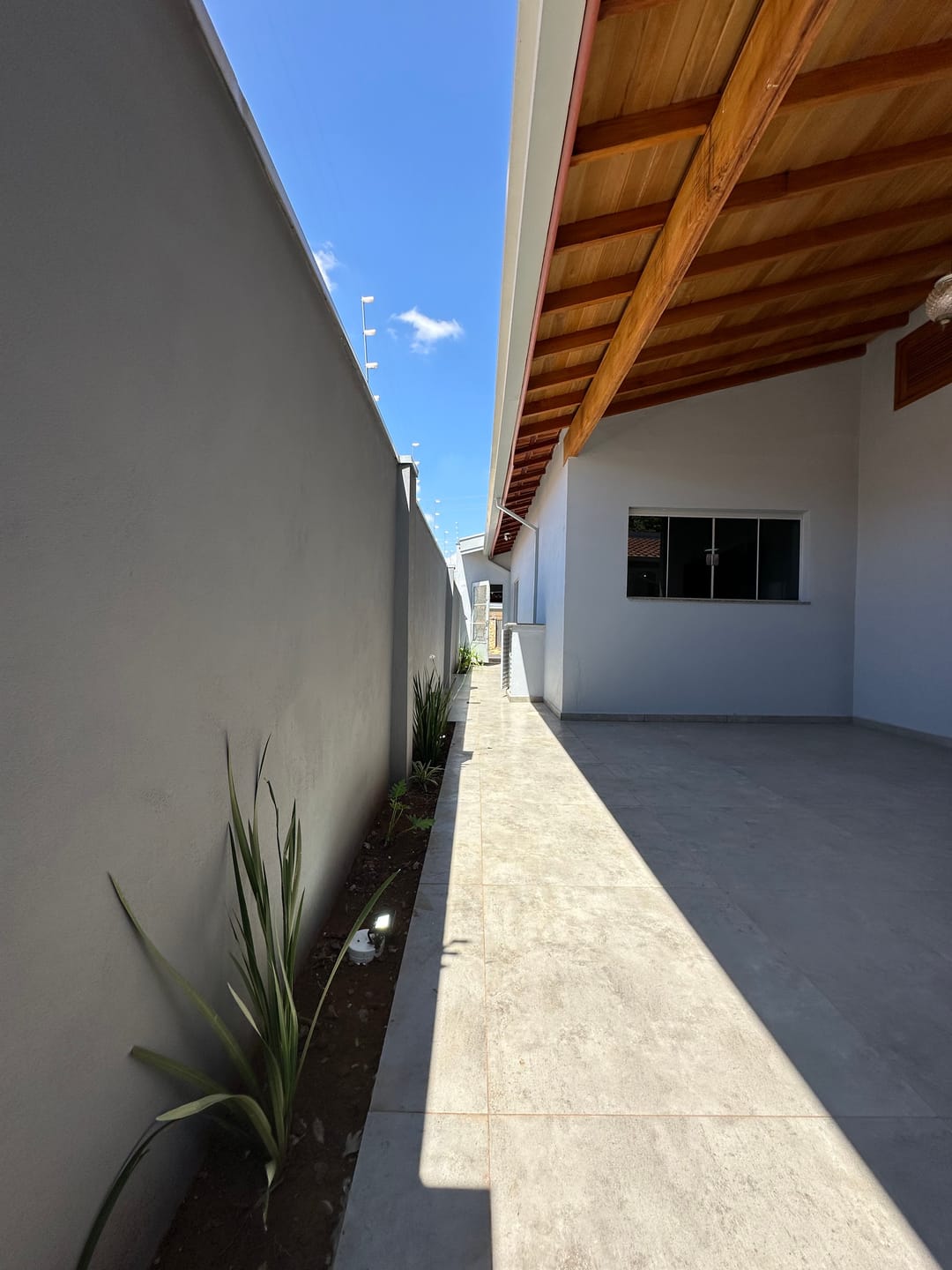 Imagens do imóveis Casa Térrea Com Três Quartos sendo Duas Suítes Jardim Longato Mogi Mirim SP