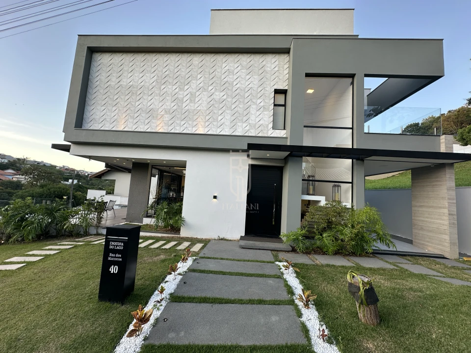 Imagens do imóveis Casa De Alto Padrão Com Piscina E Firepit Condomínio Maria Andrade