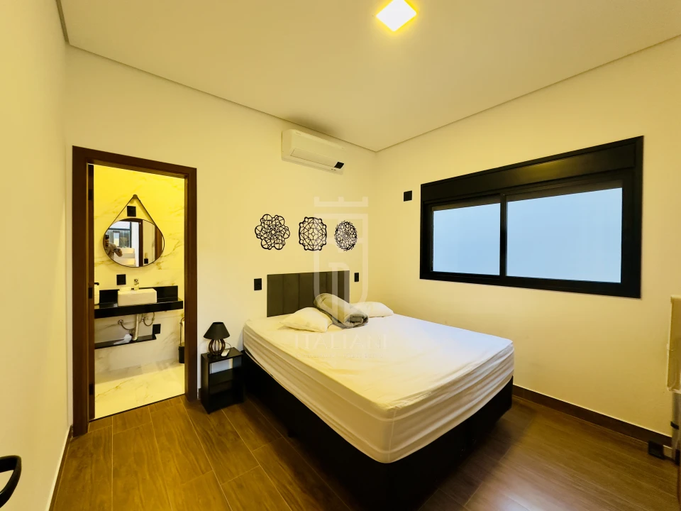 Imagens do imóveis Casa De Alto Padrão Com 4 Suítes E Piscina Em Condomínio