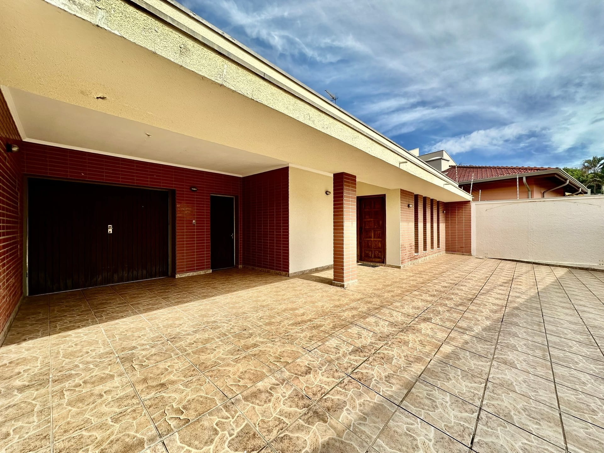 Imagens do imóveis Casa terrea com 3 três suítes piscina e área de lazer à venda, bairro Saúde, próximo ao fórum Mogi Mirim, SP