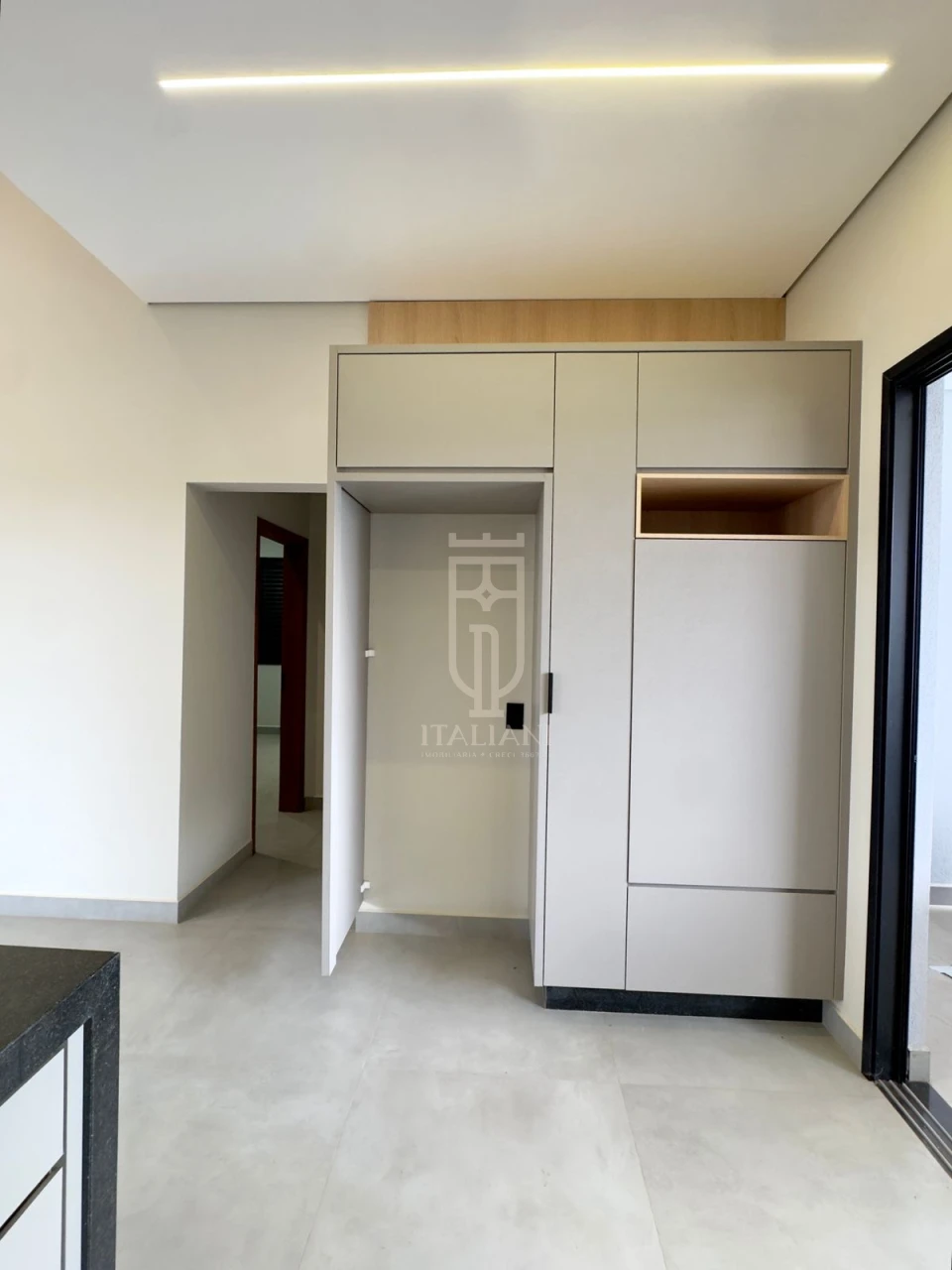 Imagens do imóveis Casa Térrea Em Condomínio com 3 Suítes E Piscina