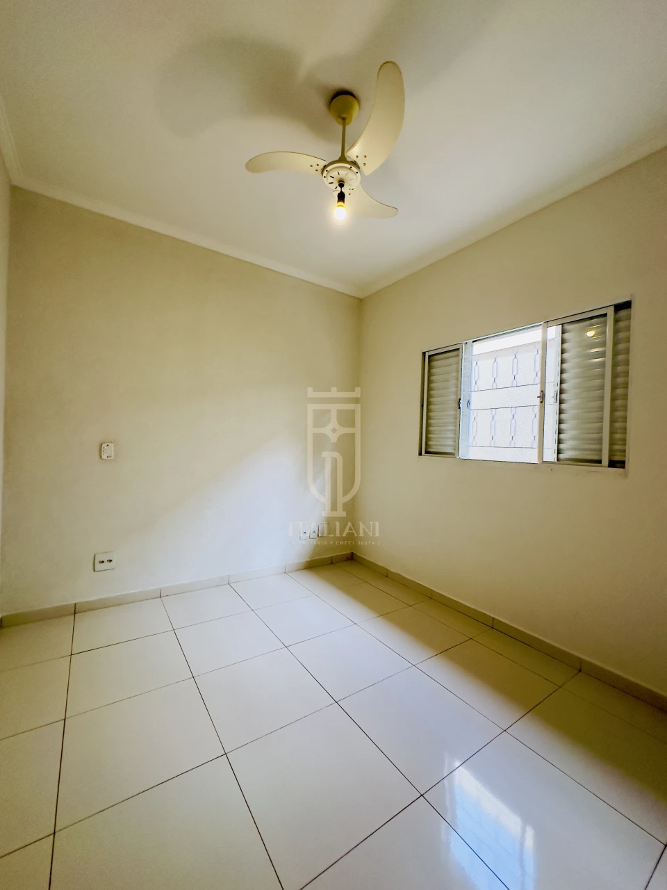 Imagens do imóveis Cassa Térrea espaçosa com 3 quartos sendo 1 suíte e área de lazer.