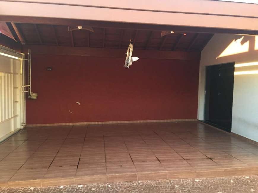 Imagens do imóveis Casa Térrea com 3 quartos e churrasqueira e 2 vagas cobertas em Ótima Localização no Residencial do Bosque, Mogi Mirim, SP