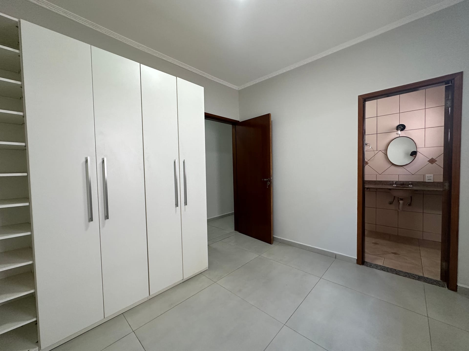 Imagens do imóveis Casa Térrea Com Três Quartos sendo Duas Suítes Jardim Longato Mogi Mirim SP