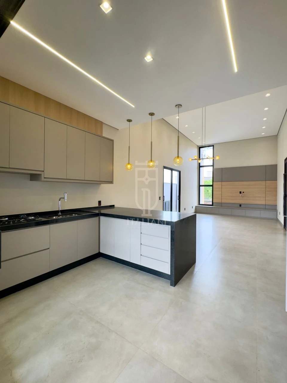 Imagens do imóveis Casa Térrea Em Condomínio com 3 Suítes E Piscina