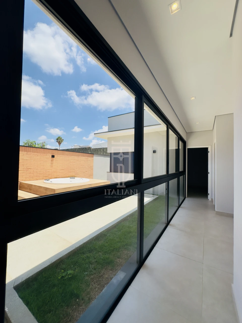 Imagens do imóveis Casa De Alto Padrão E 3 Suítes Em Condomínio Mogi Mirim no Jardim da Colina