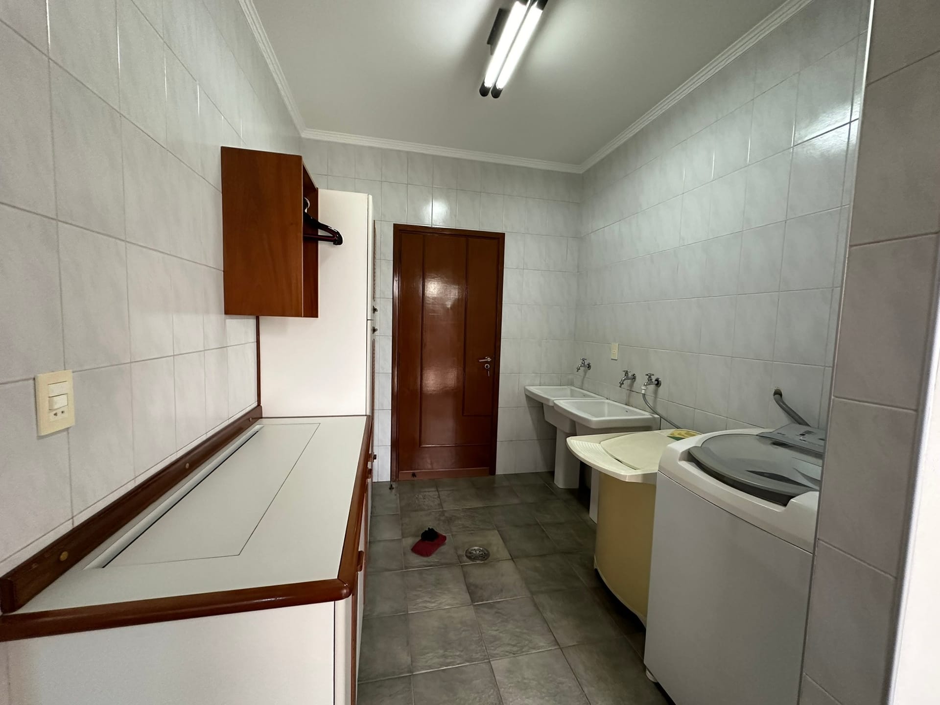 Imagens do imóveis CASA COM 3 SUÍTES E PISCINA À VENDA JARDIM ÁUREA MOGI MIRIM, SP