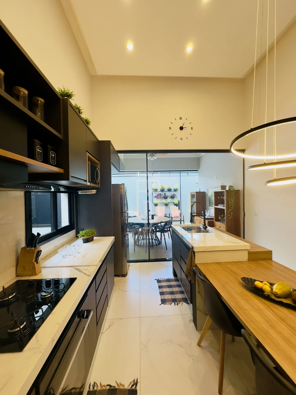 Imagens do imóveis Casa com Spa e 3 Quartos e 1 suíte com closet no Condomínio Residencial Reserva da Mata