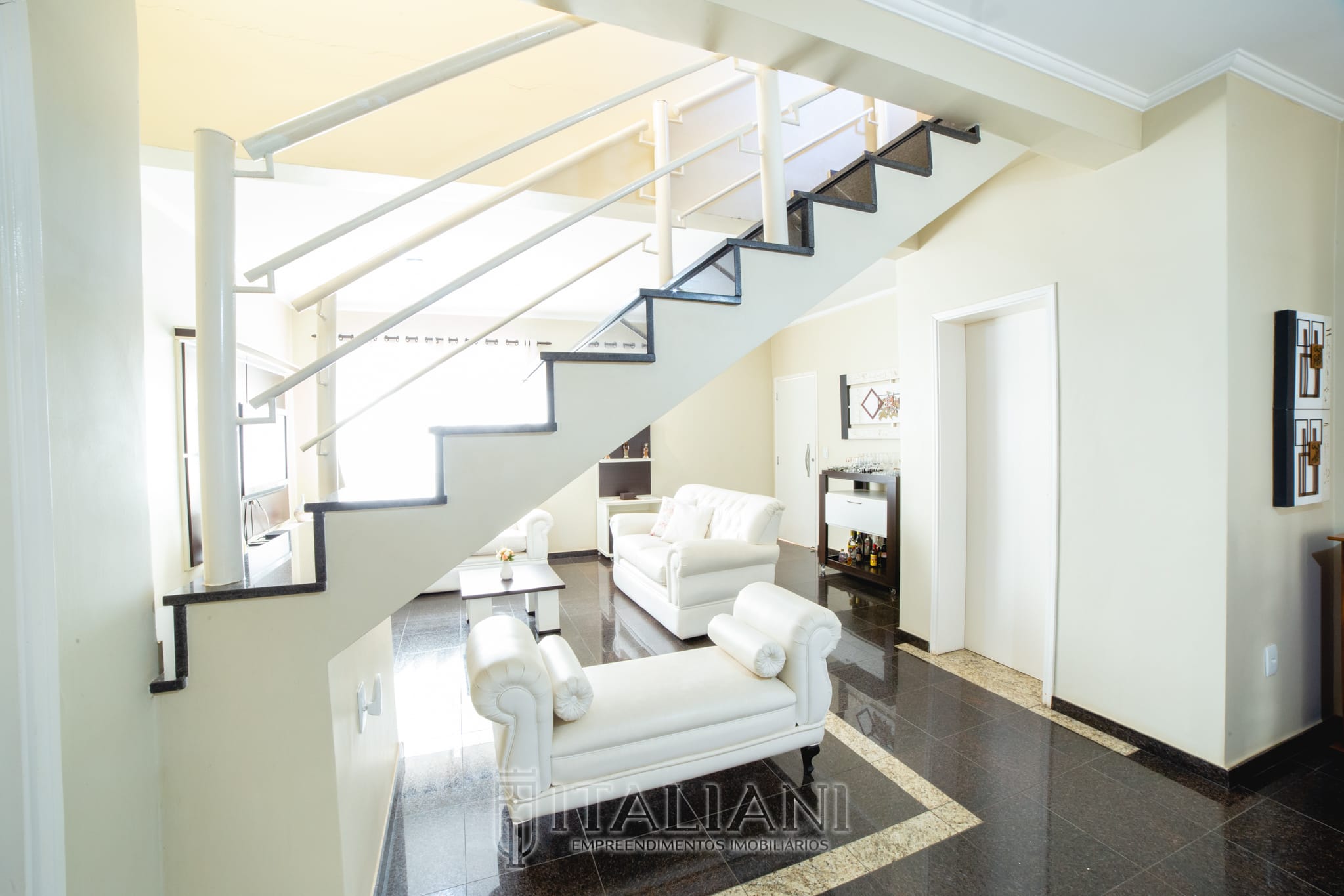 Imagens do imóveis Casa Sobrado com Piscina Bairro Santa Cruz, Mogi Mirim, SP