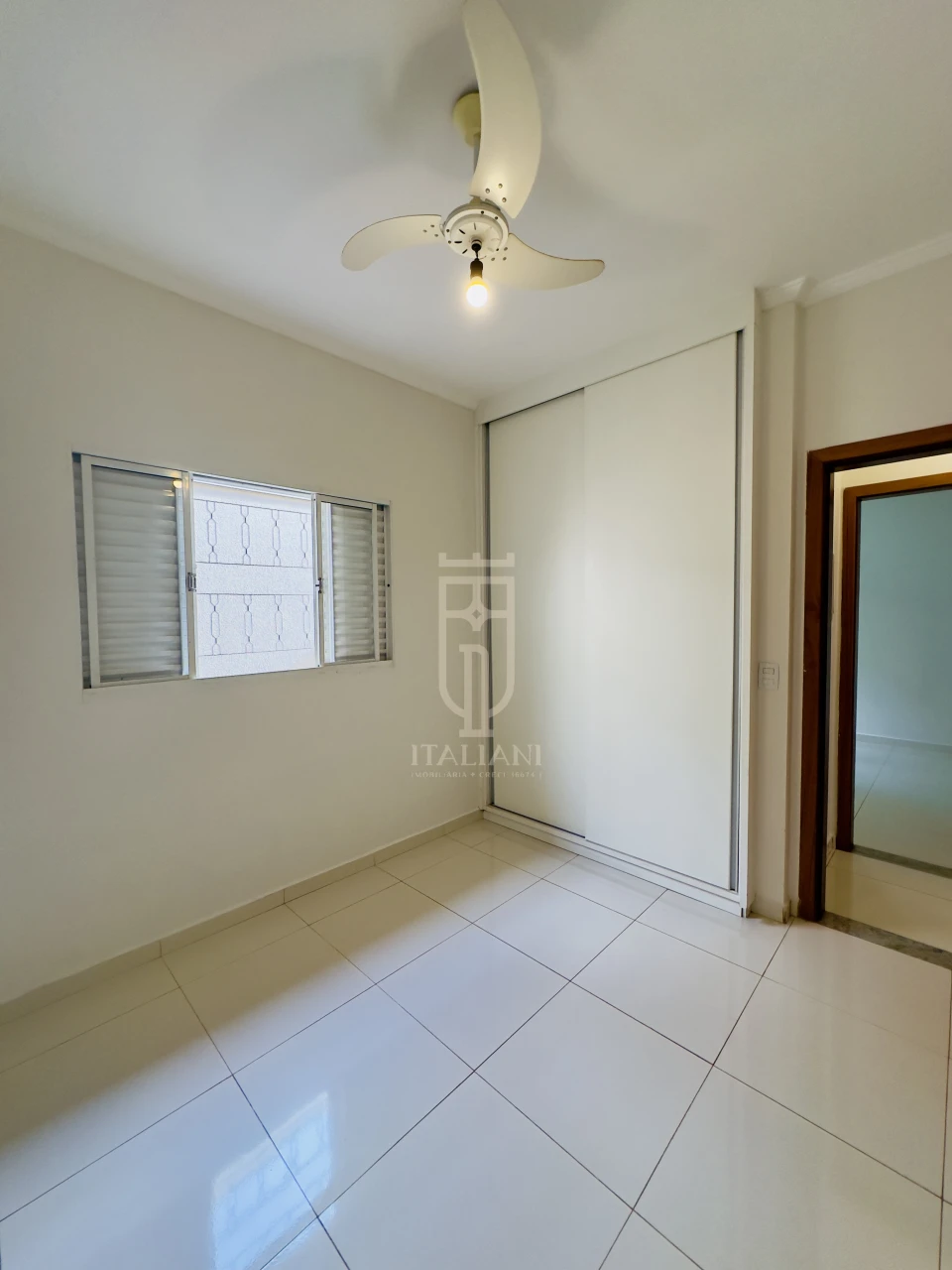 Imagens do imóveis Cassa Térrea espaçosa com 3 quartos sendo 1 suíte e área de lazer.