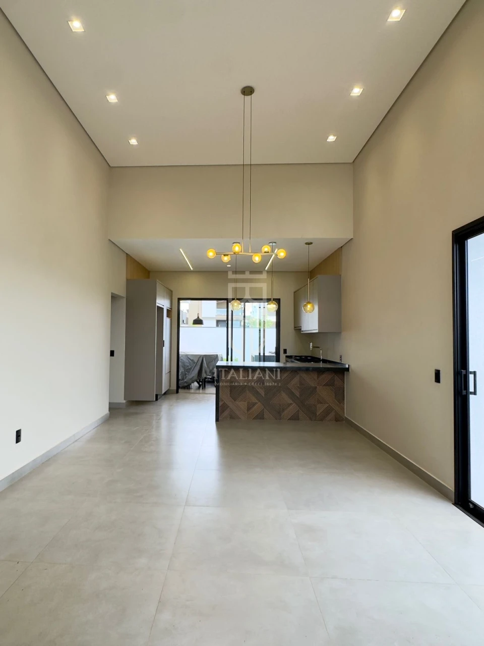 Imagens do imóveis Casa Térrea Em Condomínio com 3 Suítes E Piscina