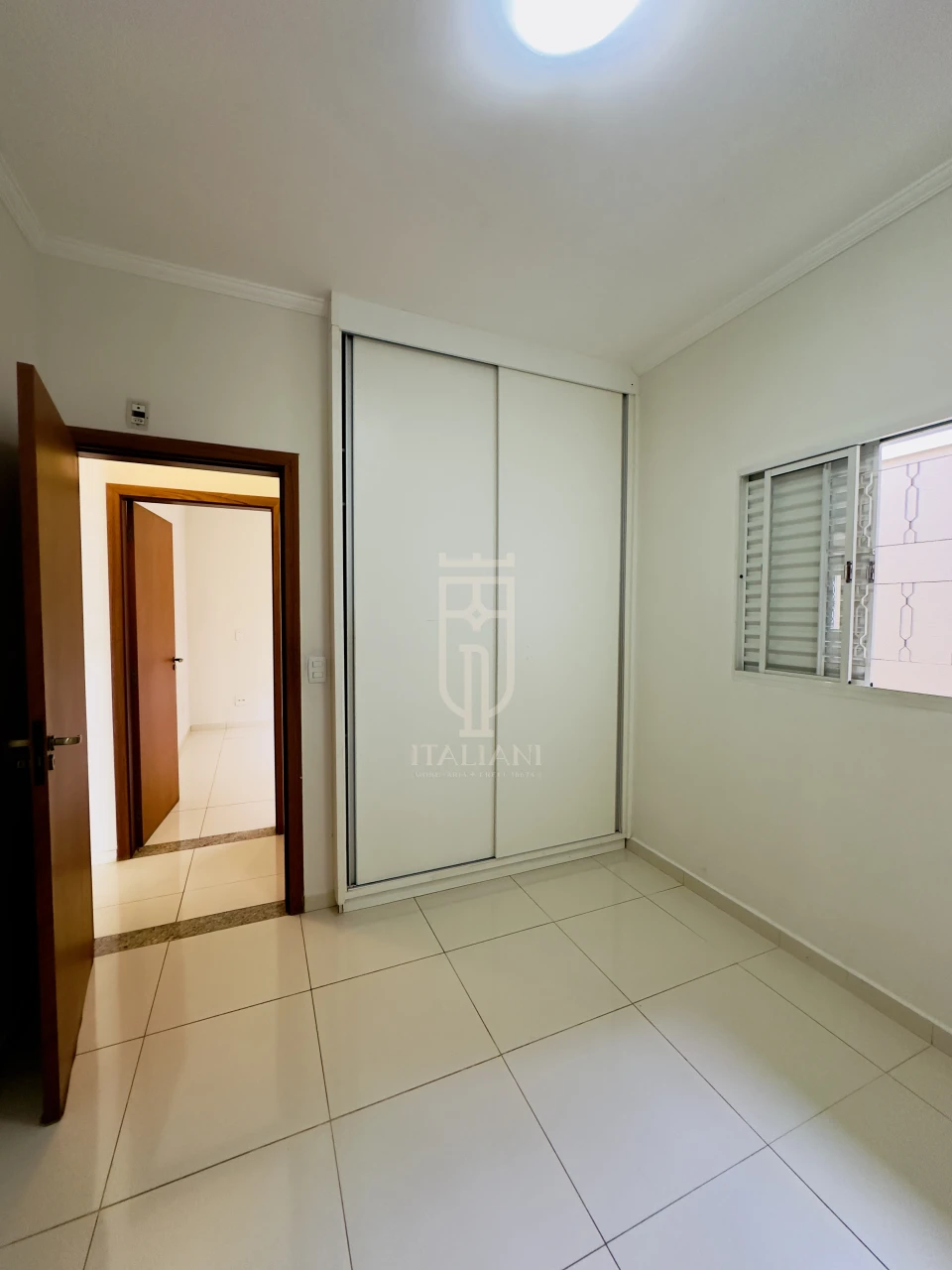 Imagens do imóveis Cassa Térrea espaçosa com 3 quartos sendo 1 suíte e área de lazer.