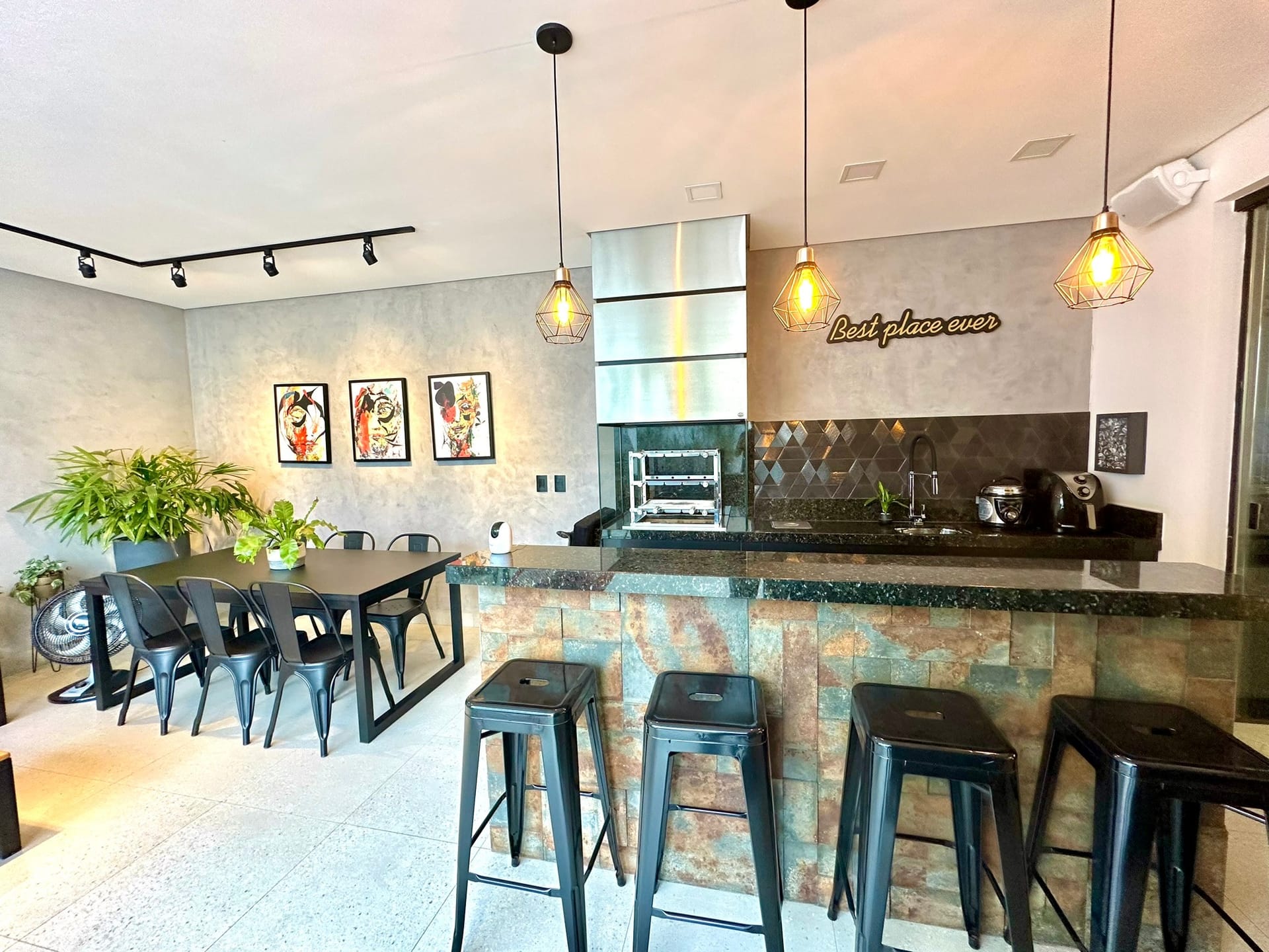 Imagens do imóveis Casa Térrea com Área Gourmet Próxima ao Shopping no Condomínio Residencial Villagio Santa Cruz em Mogi Mirim, SP