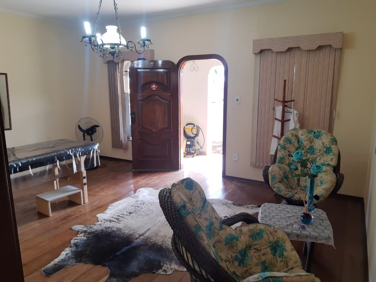 Imagens do imóveis Casa de esquina com edícula, reformada, Jardim Vila Melo, Bairro Santa Cruz,  Mogi Mirim, SP