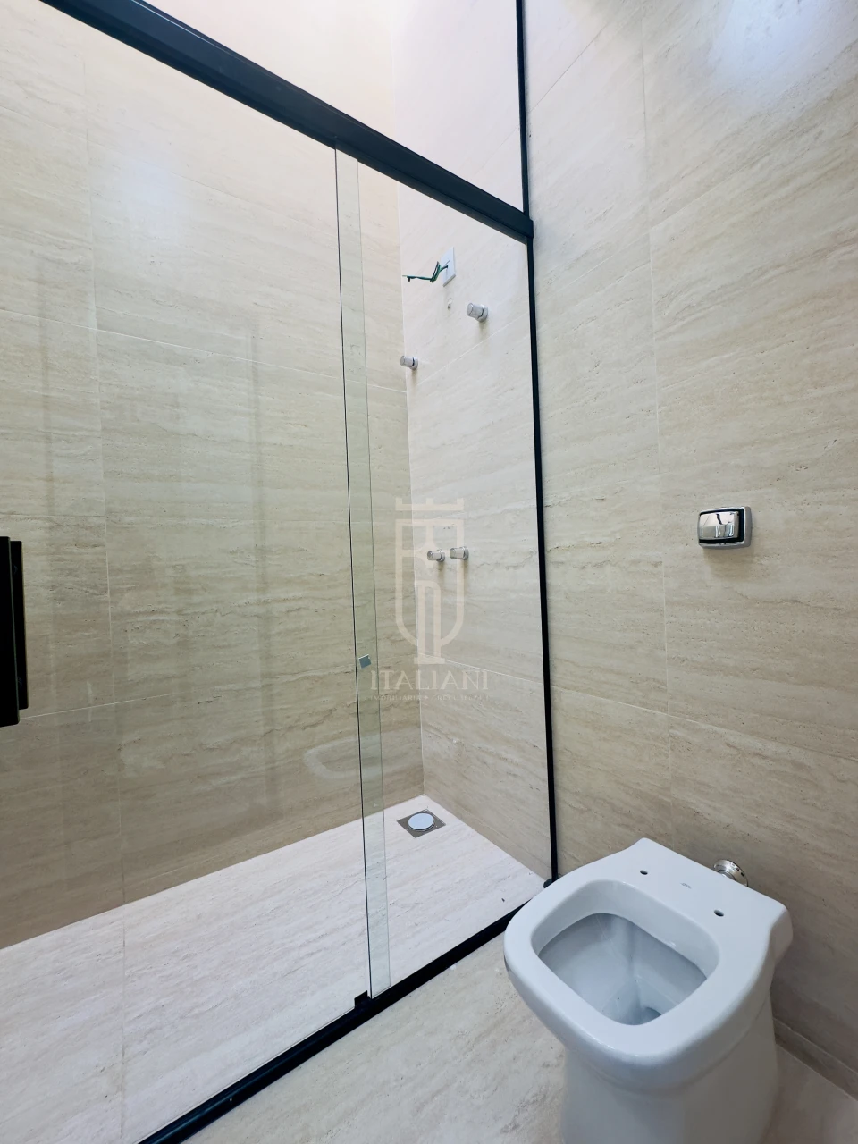 Imagens do imóveis Casa com Piscina e 3 quartos muito espaçosa no Condomínio Residencial Reserva da Mata em Mogi Mirim SP