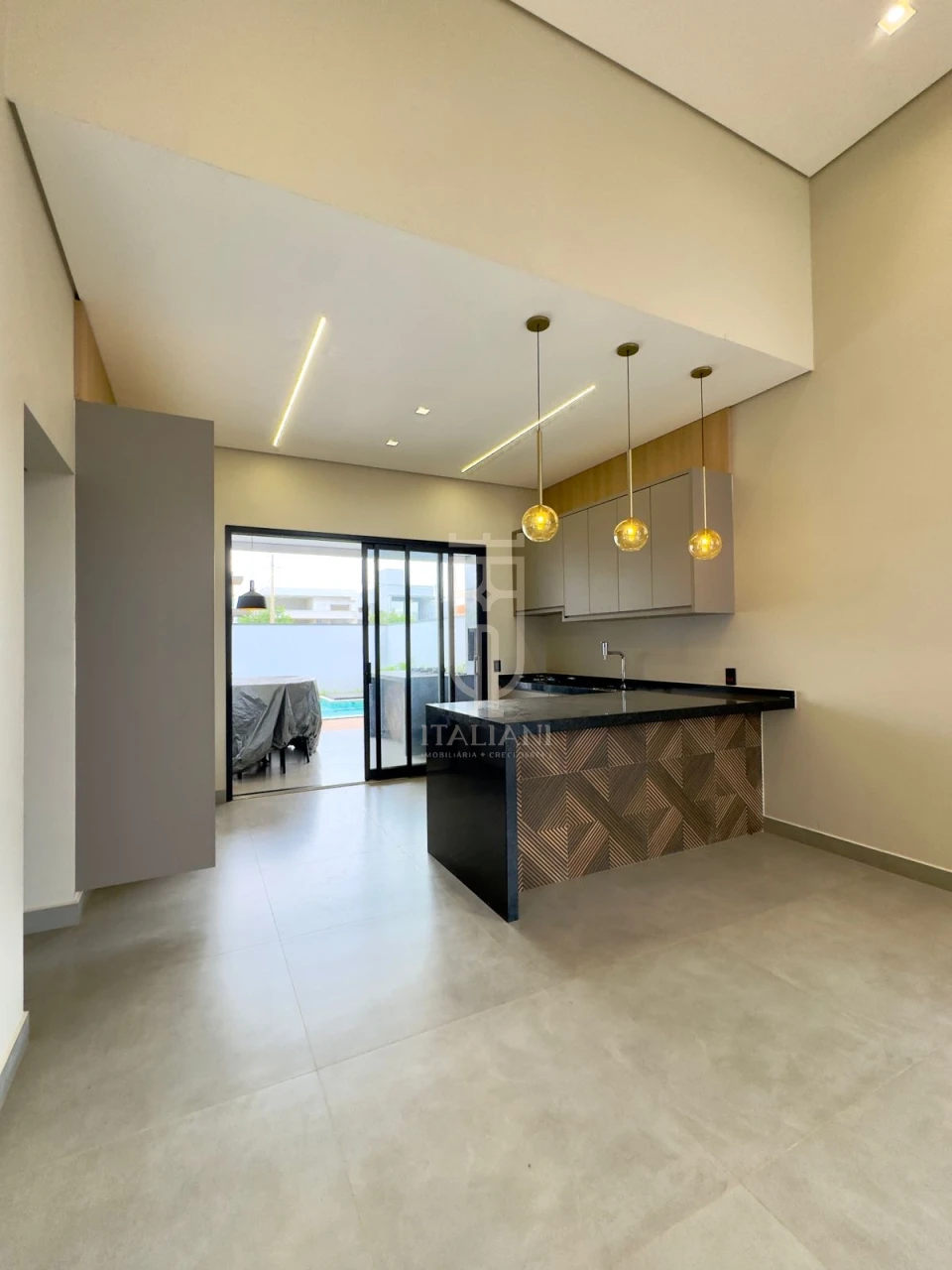 Imagens do imóveis Casa Térrea Em Condomínio com 3 Suítes E Piscina