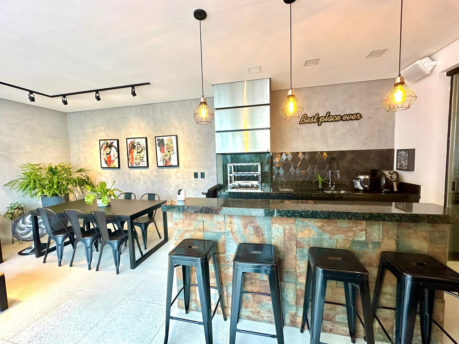 Imagens do imóveis Casa Térrea com Área Gourmet Próxima ao Shopping no Condomínio Residencial Villagio Santa Cruz em Mogi Mirim, SP