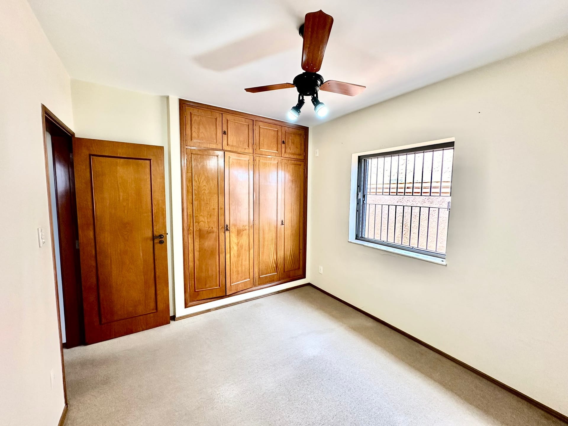 Imagens do imóveis Casa terrea com 3 três suítes piscina e área de lazer à venda, bairro Saúde, próximo ao fórum Mogi Mirim, SP