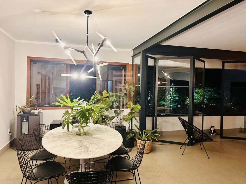 Imagens do imóveis Casa moderna e linear com 3 quartos sendo uma suíte com piscina de alto padrão Mogi Mirim Santa Cruz