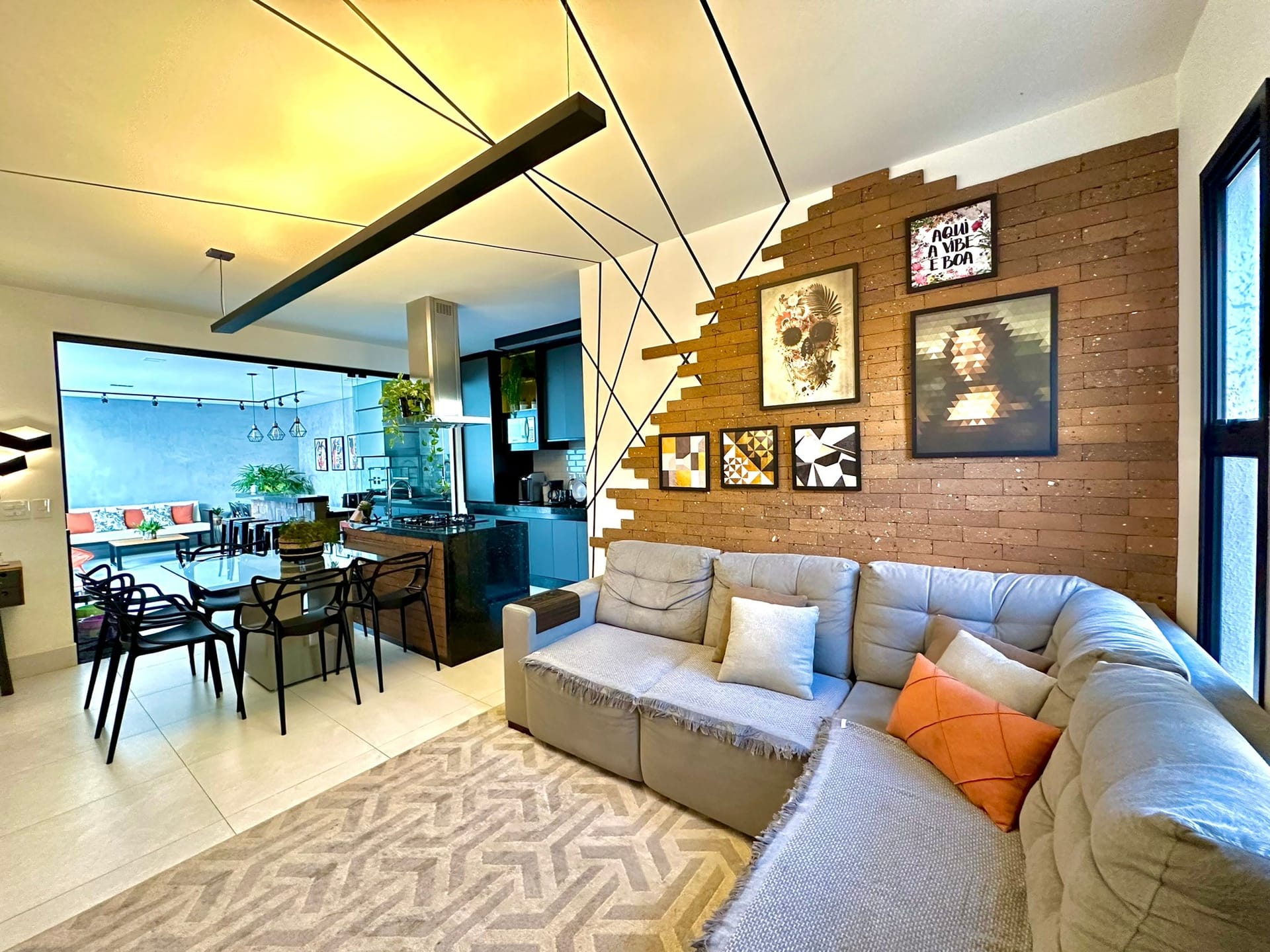 Imagens do imóveis Casa Térrea com Área Gourmet Próxima ao Shopping no Condomínio Residencial Villagio Santa Cruz em Mogi Mirim, SP