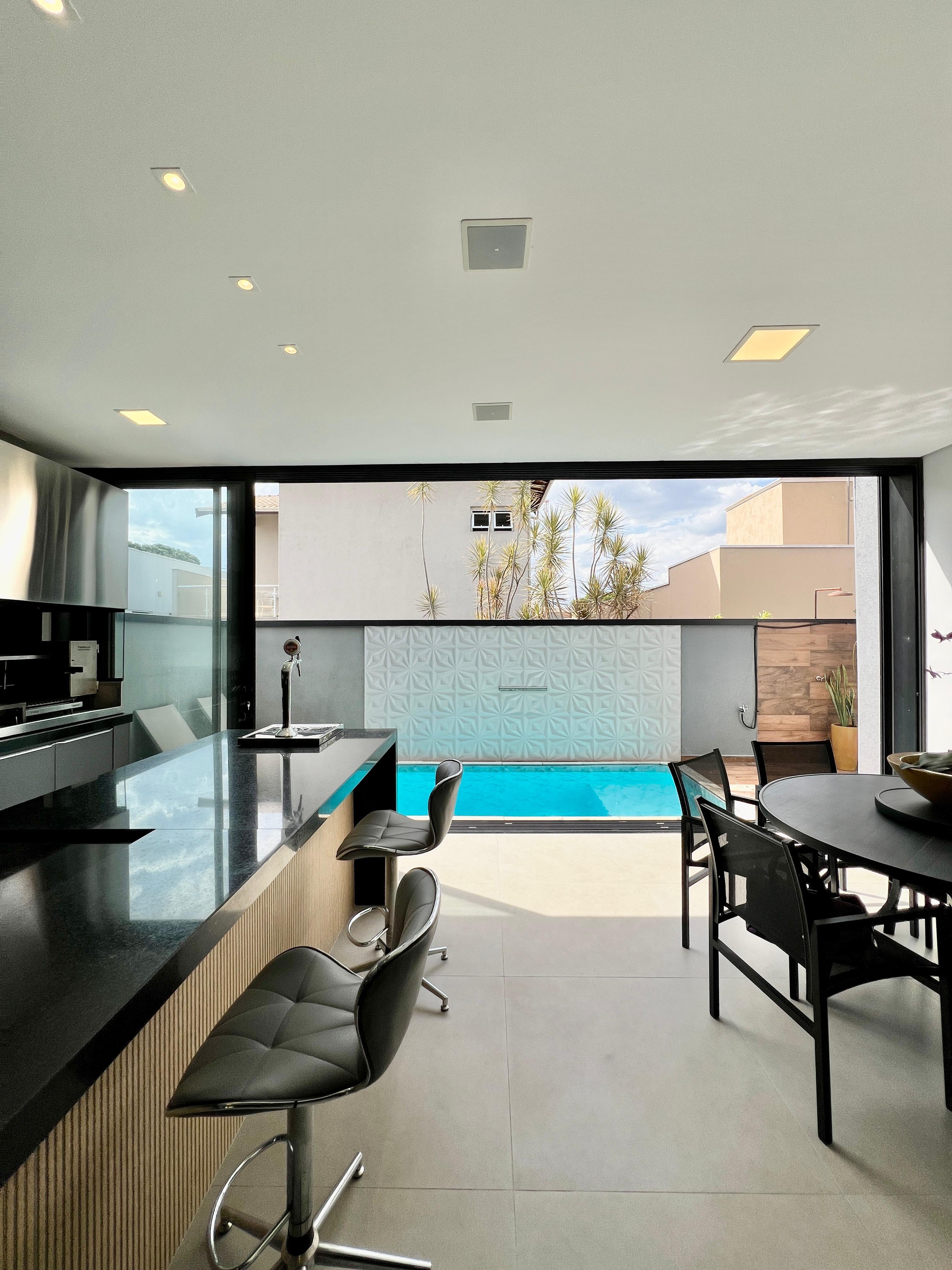 Imagens do imóveis Casa térrea com piscina em condomínio à Venda, Residencial Portal do Lago, Mogi Mirim, SP