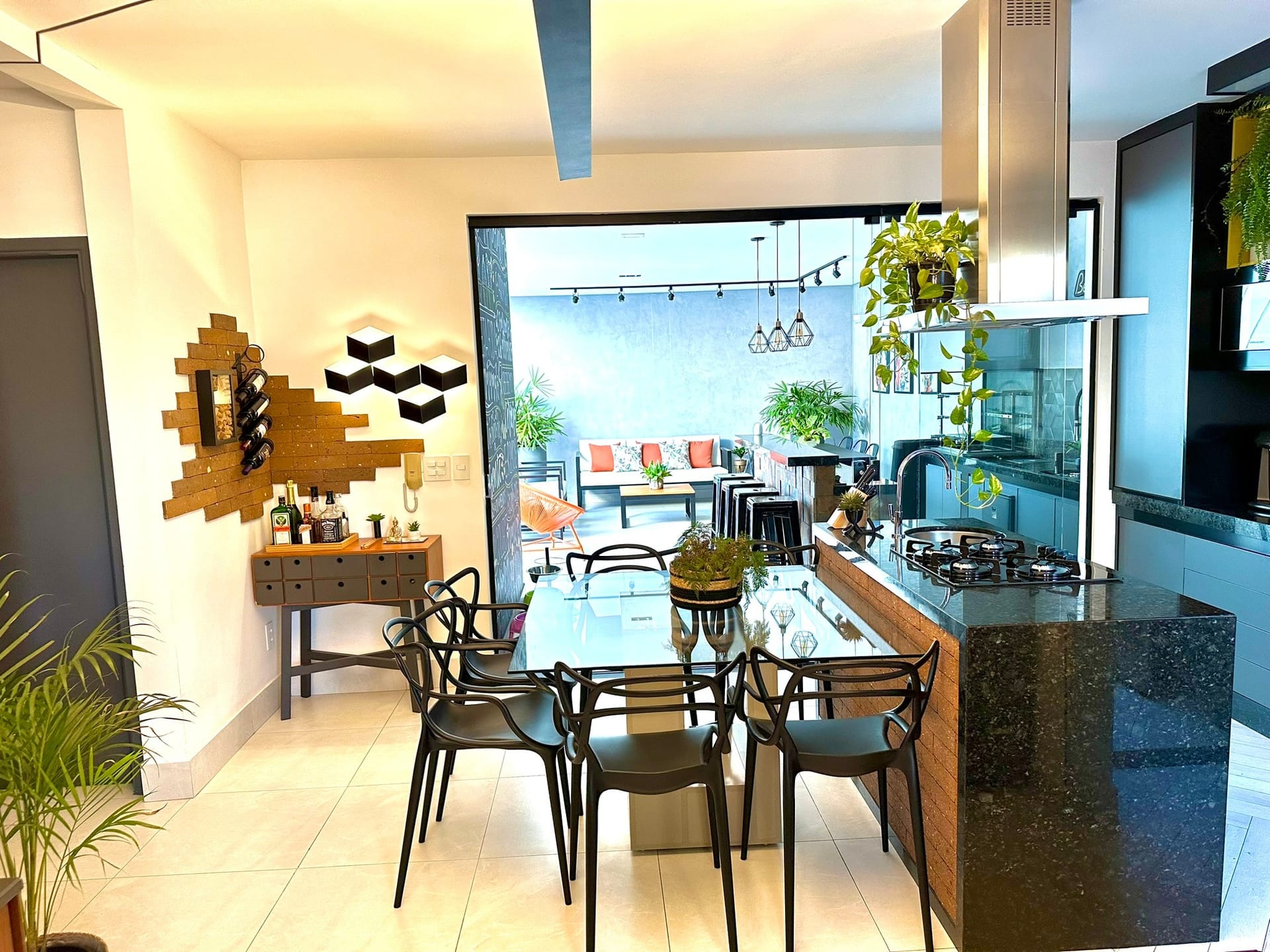 Imagens do imóveis Casa Térrea com Área Gourmet Próxima ao Shopping no Condomínio Residencial Villagio Santa Cruz em Mogi Mirim, SP