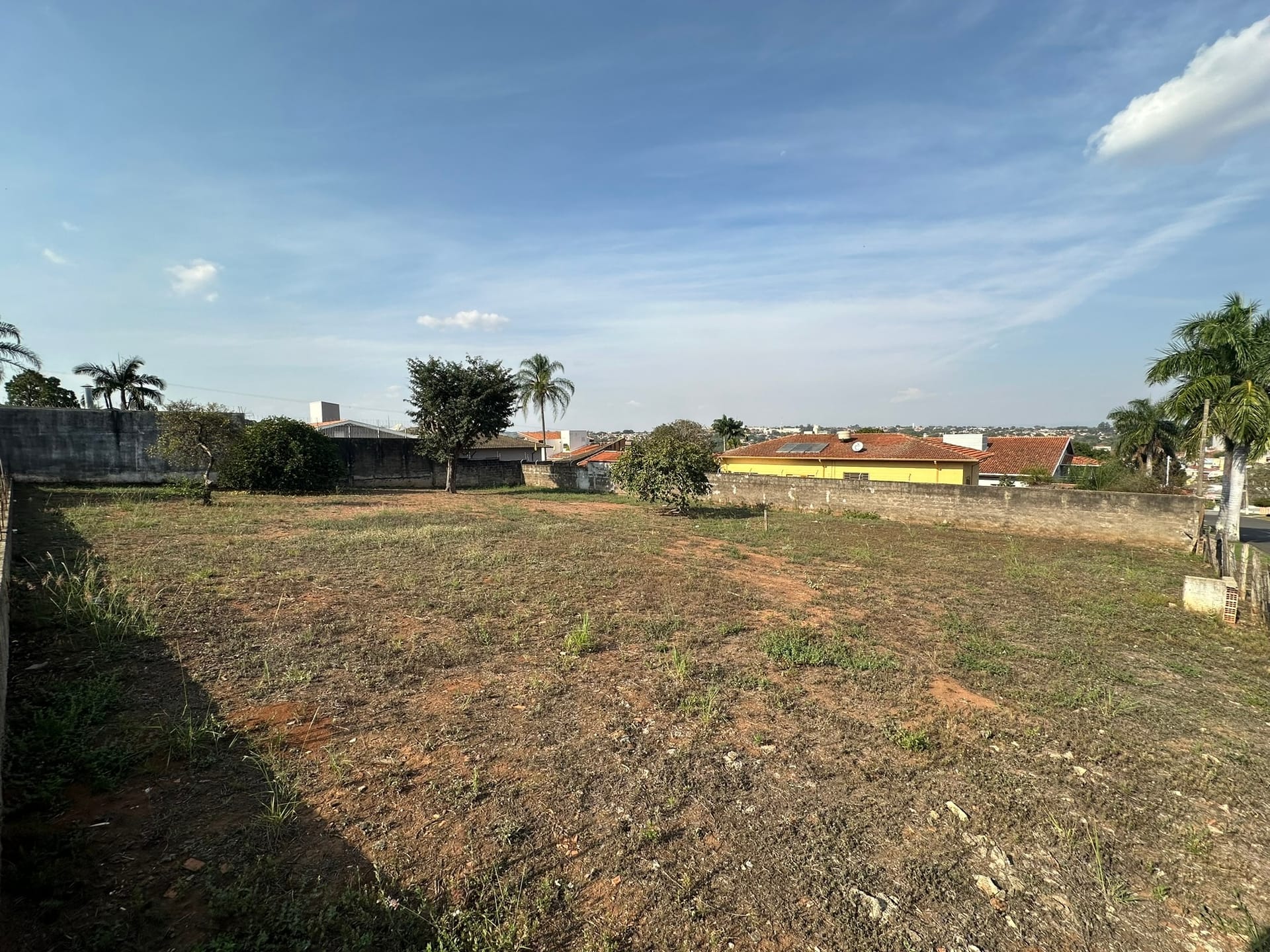 Imagens do imóveis Terreno Lote à venda com 600 m² e 14 metros de frente no Bairro Jardim Longatto em Mogi Mirim, SP