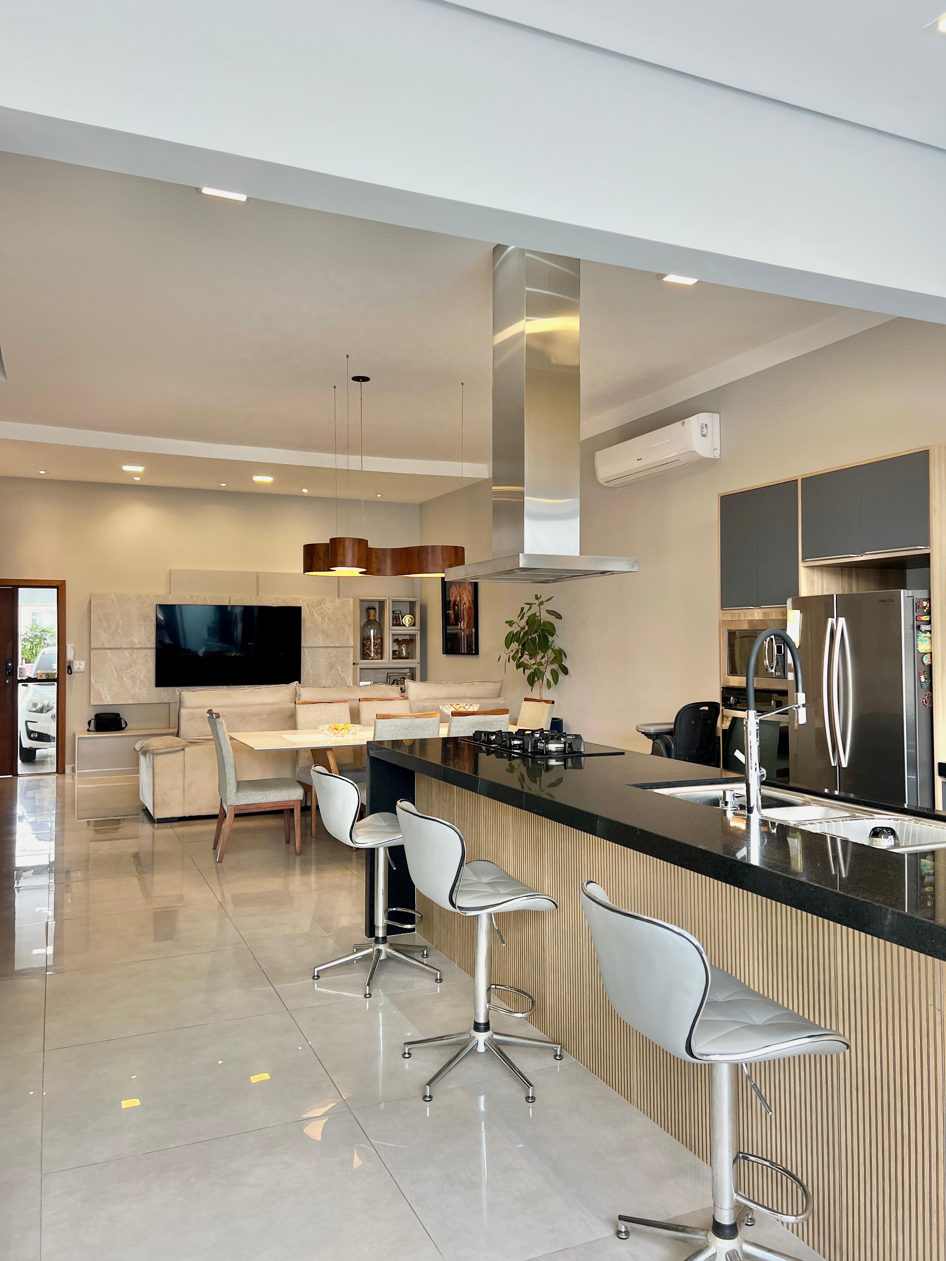 Imagens do imóveis Casa térrea com piscina em condomínio à Venda, Residencial Portal do Lago, Mogi Mirim, SP