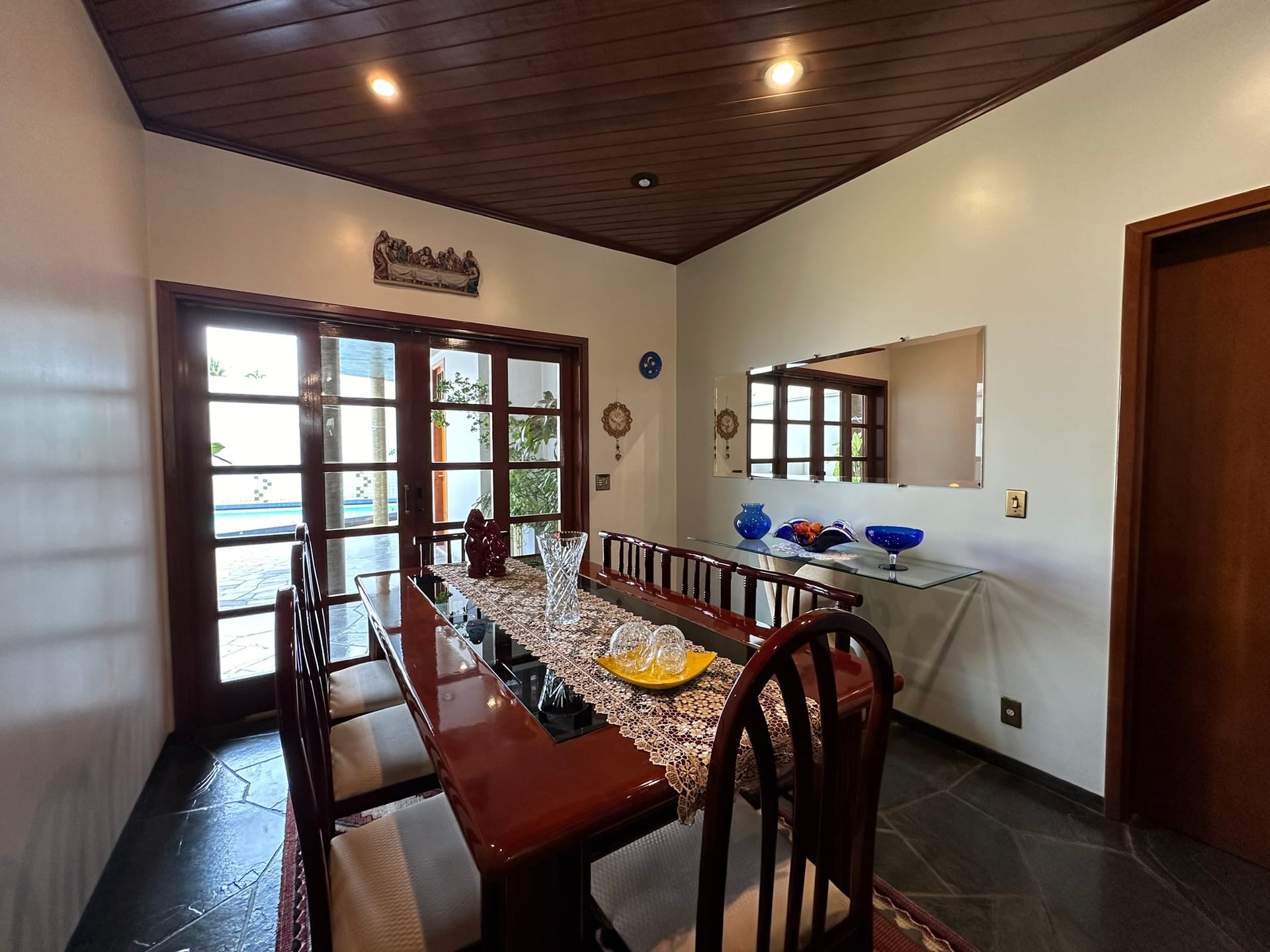 Imagens do imóveis CASA COM 3 SUÍTES E PISCINA À VENDA JARDIM ÁUREA MOGI MIRIM, SP