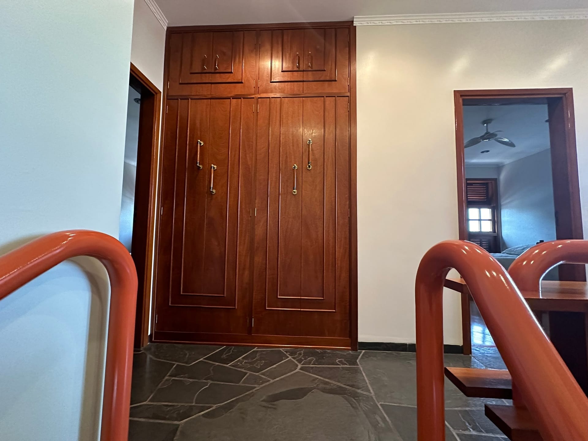 Imagens do imóveis CASA COM 3 SUÍTES E PISCINA À VENDA JARDIM ÁUREA MOGI MIRIM, SP