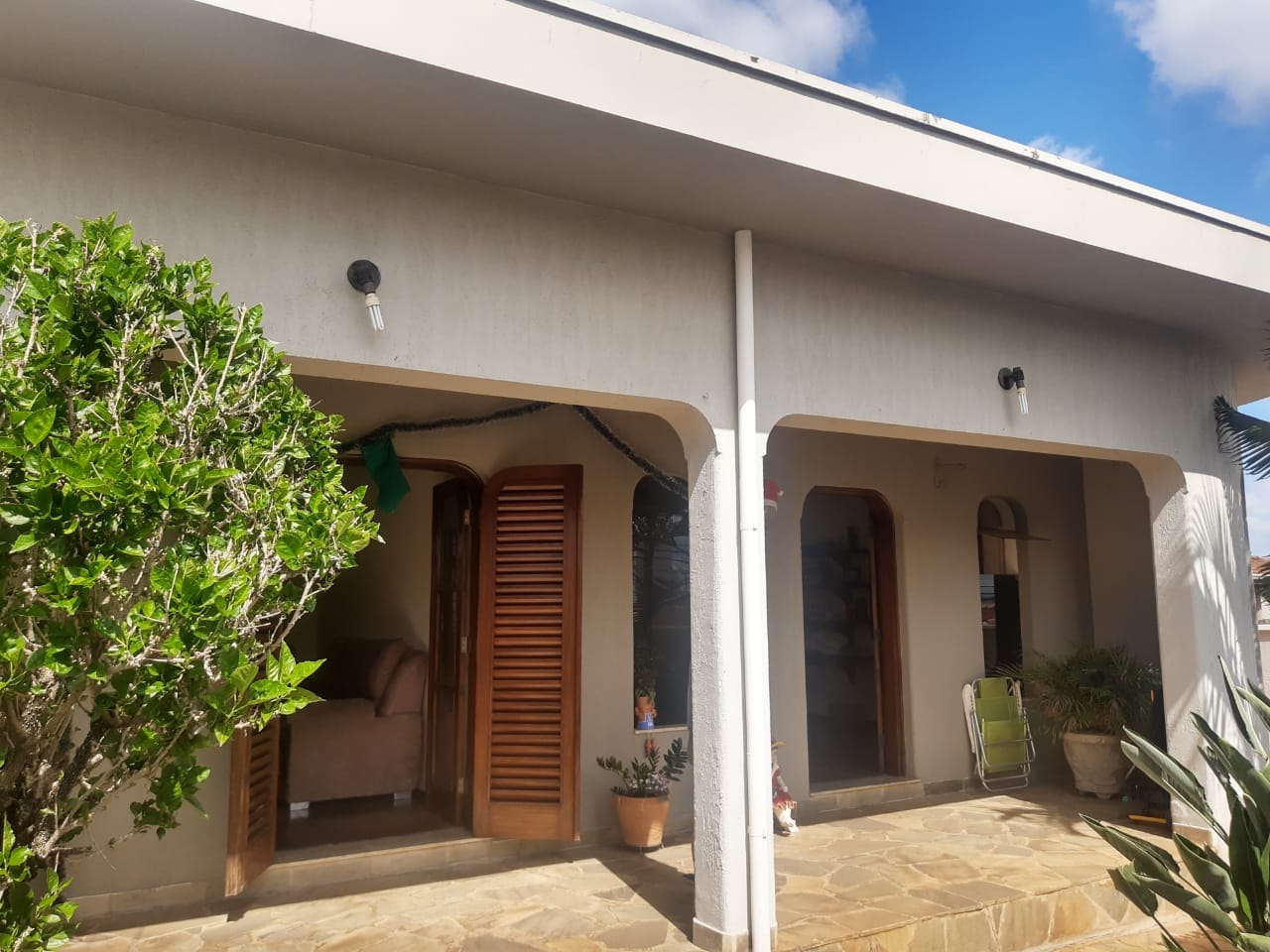 Imagens do imóveis Casa de esquina com edícula, reformada, Jardim Vila Melo, Bairro Santa Cruz,  Mogi Mirim, SP