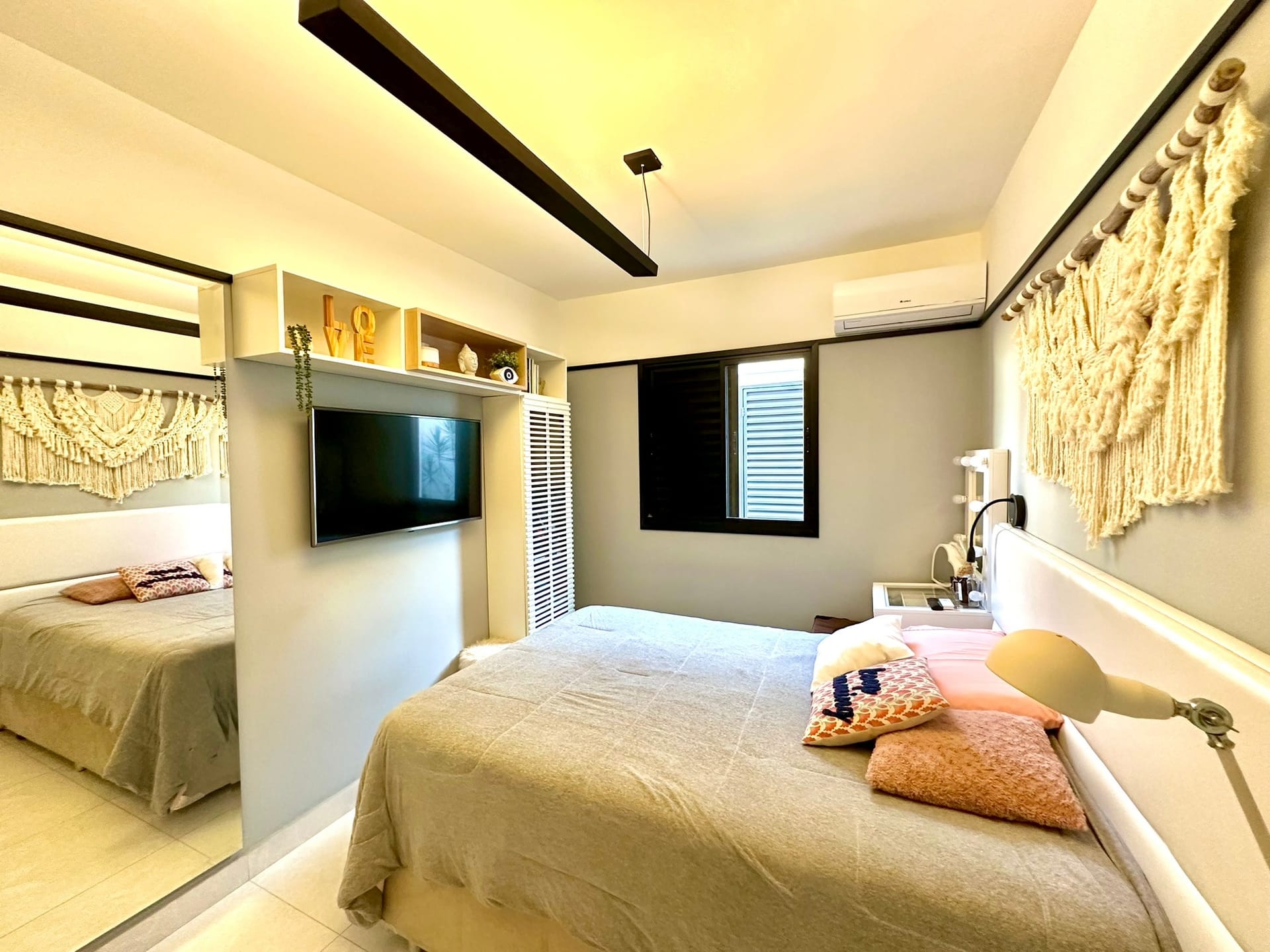 Imagens do imóveis Casa Térrea com Área Gourmet Próxima ao Shopping no Condomínio Residencial Villagio Santa Cruz em Mogi Mirim, SP